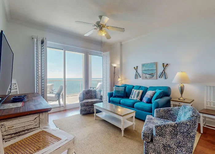 Penthouse-level Waterfront With Epic Gulf-view Balcony Pools & Gym Holiday home