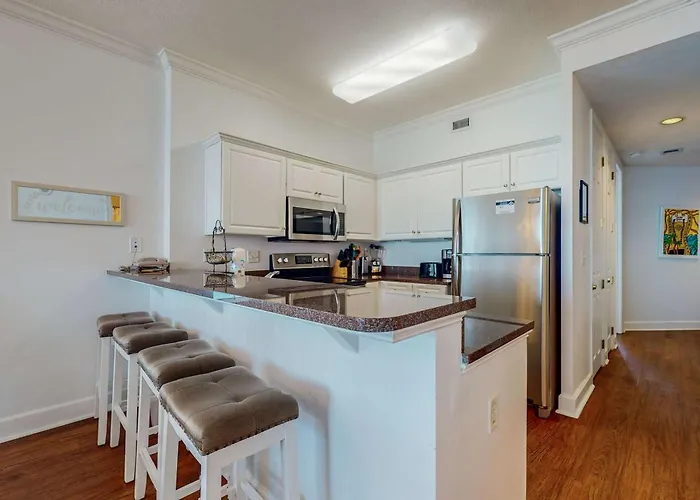 Holiday home Penthouse-level Waterfront With Epic Gulf-view Balcony Pools & Gym Gulf Shores