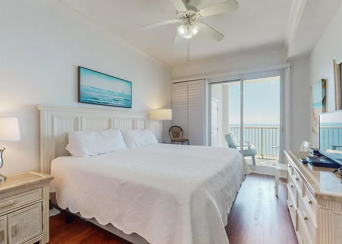 Penthouse-level Waterfront With Epic Gulf-view Balcony Pools & Gym Holiday home