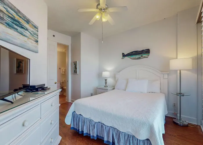 Holiday home Penthouse-level Waterfront With Epic Gulf-view Balcony Pools & Gym *