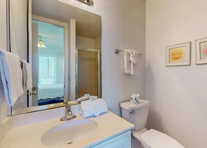 Holiday home Penthouse-level Waterfront With Epic Gulf-view Balcony Pools & Gym *