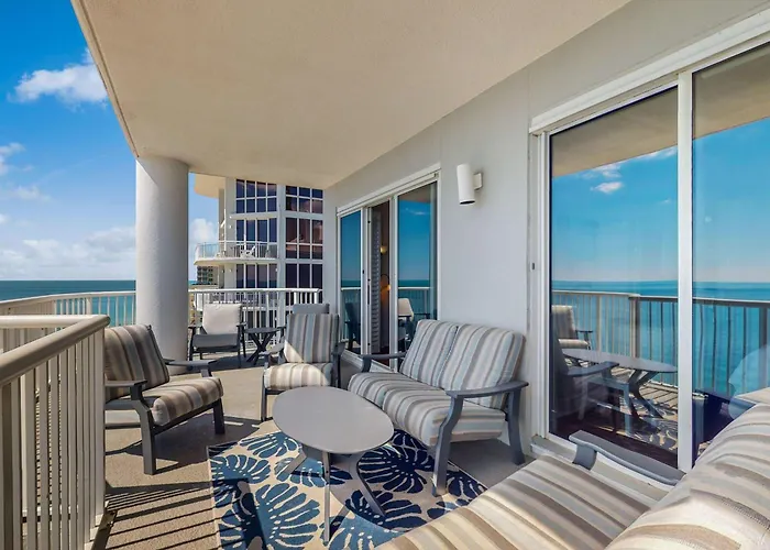 Penthouse-level Waterfront With Epic Gulf-view Balcony Pools & Gym Holiday home