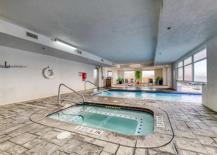 Holiday home Penthouse-level Waterfront With Epic Gulf-view Balcony Pools & Gym Gulf Shores